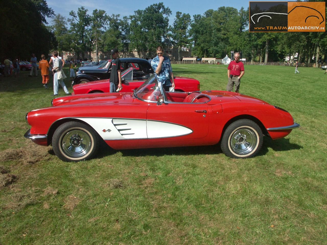 Chevrolet Corvette (2).jpg 237.7K